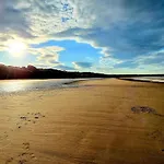 New England - Part Of The The Bay Village With Pool, Gym And Direct Access, Pub, Restaurant, Tennis And Meadows Walks Holiday home *