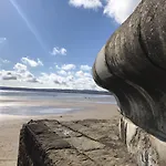 New England - Part Of The The Bay Village With Pool, Gym And Direct Access, Pub, Restaurant, Tennis And Meadows Walks Filey
