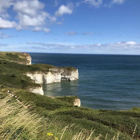 New England - Part Of The The Bay Village With Pool, Gym And Direct Access, Pub, Restaurant, Tennis And Meadows Walks