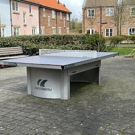 New England - Part Of The The Bay Village With Pool, Gym And Direct Access, Pub, Restaurant, Tennis And Meadows Walks Filey