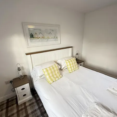 New England - Part Of The The Bay Village With Pool, Gym And Direct Access, Pub, Restaurant, Tennis And Meadows Walks 度假居