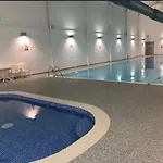 New England - Part Of The The Bay Village With Pool, Gym And Direct Access, Pub, Restaurant, Tennis And Meadows Walks *