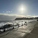 Feriehus New England - Part Of The The Bay Village With Pool, Gym And Direct Access, Pub, Restaurant, Tennis And Meadows Walks Filey