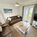 Feriehus New England - Part Of The The Bay Village With Pool, Gym And Direct Access, Pub, Restaurant, Tennis And Meadows Walks *