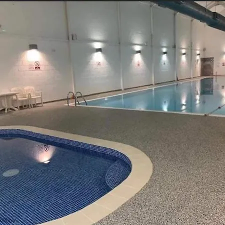 New England - Part Of The The Bay Village With Pool, Gym And Direct Access, Pub, Restaurant, Tennis And Meadows Walks *