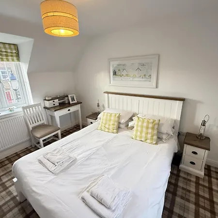 New England - Part Of The The Bay Village With Pool, Gym And Direct Access, Pub, Restaurant, Tennis And Meadows Walks Дом отдыха